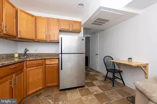 514 Hobart Pl NW, Washington, DC 20001 - Photo 2