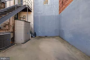 721 D St NE, Washington, DC 20002 - Photo 32