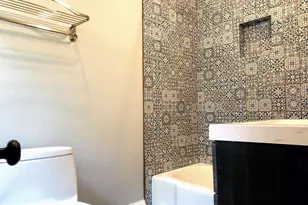 106 7th St SE, Washington, DC 20003 - Photo 10