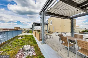 1 Scott Cir NW, Washington, DC 20036 - Photo 36