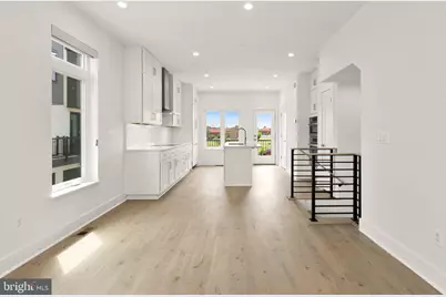 39 Lower Service Court NW, Washington, DC 20001 - Photo 2