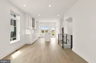 39 Lower Service Ct NW, Washington, DC 20001 - Photo 2