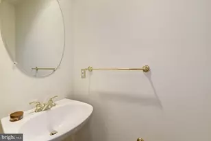 4005 Mansion Dr NW, Washington, DC 20007 - Photo 8