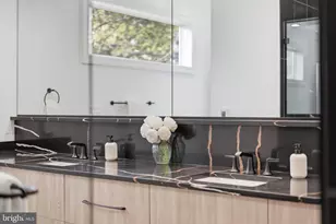 5047 MacArthur Blvd NW, Washington, DC 20016 - Photo 44