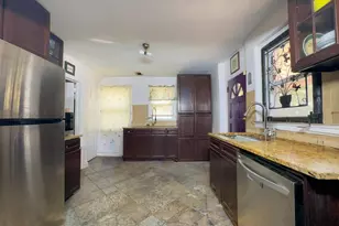 408 44th St NE, Washington, DC 20019 - Photo 2