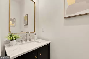 25 T St NW, Washington, DC 20001 - Photo 16