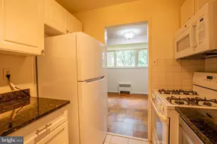 2400 41st St NW, Washington, DC 20007 - Photo 12