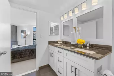 1099 22nd Street NW #807, Washington, DC 20037 - Photo 18