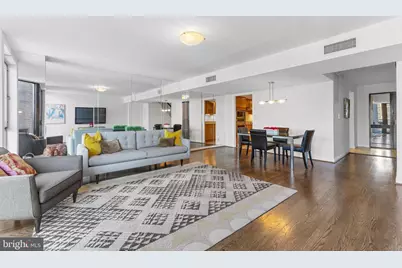 1099 22nd Street NW #807, Washington, DC 20037 - Photo 4