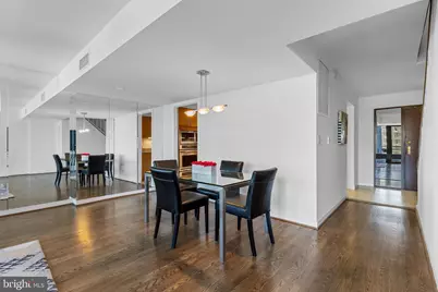 1099 22nd Street NW #807, Washington, DC 20037 - Photo 8
