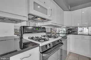 164 G St SW, Washington, DC 20024 - Photo 16