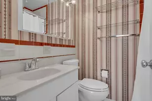 164 G St SW, Washington, DC 20024 - Photo 30