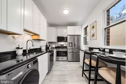 105 6th Street SE #205, Washington, DC 20003 - Photo 8