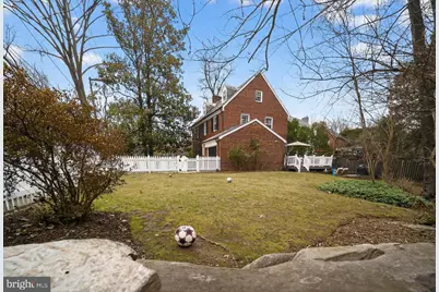 5445 30th Street NW, Washington, DC 20015 - Photo 4