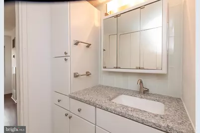 1718 P Street NW #611, Washington, DC 20036 - Photo 20