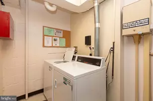 1718 P St NW, Washington, DC 20036 - Photo 32