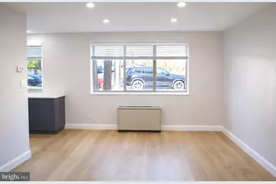 2710 Macomb Street NW #204, Washington, DC 20008 - Photo 4