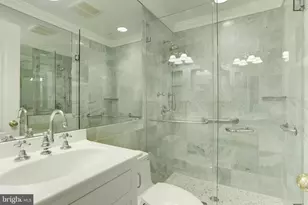 3911 Ivy Terrace Ct NW, Washington, DC 20007 - Photo 4