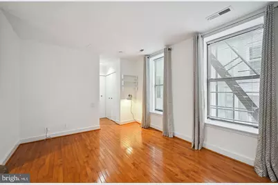 2305 18th Street NW #303, Washington, DC 20009 - Photo 2