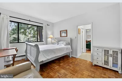 2325 42nd Street NW #104, Washington, DC 20007 - Photo 10