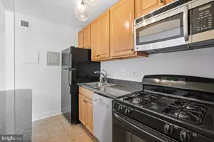 1260 21st St NW, Washington, DC 20036 - Photo 4