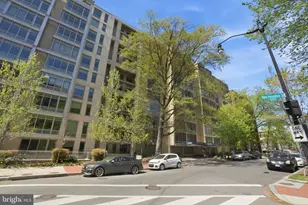 1260 21st St NW, Washington, DC 20036 - Photo 2