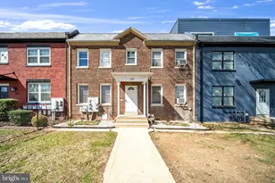 220 21st St NE, Washington, DC 20002 - Photo 2