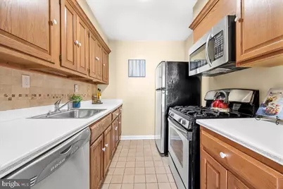 5112 Macarthur Boulevard NW #110, Washington, DC 20016 - Photo 6