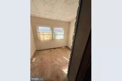 1015 E Street NE, Washington, DC 20002 - Photo 4