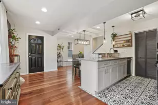 1377 K St SE, Washington, DC 20003 - Photo 2