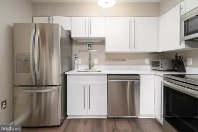 2111 Wisconsin Avenue NW #512, Washington, DC 20007 - Photo 2