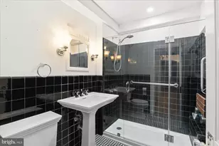 4000 Cathedral Ave NW, Washington, DC 20016 - Photo 18