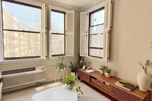 2310 Ashmead Pl NW, Washington, DC 20009 - Photo 4