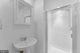 1010 4th St SE, Washington, DC 20003 - Photo 8