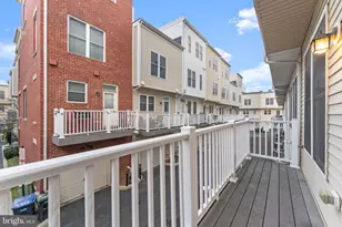 1010 4th St SE, Washington, DC 20003 - Photo 32