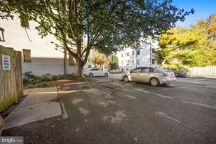 2606 Tunlaw Rd NW, Washington, DC 20007 - Photo 14