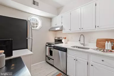 1833 Biltmore Street NW #B, Washington, DC 20009 - Photo 14