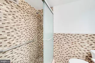 4201 Cathedral Ave NW, Washington, DC 20016 - Photo 12