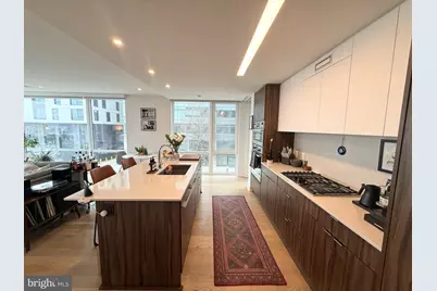 37 L SE #302, Washington, DC 20003 - Photo 6