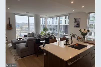 37 L SE #302, Washington, DC 20003 - Photo 2