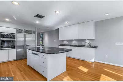 5211 Macarthur Terrace NW, Washington, DC 20016 - Photo 8
