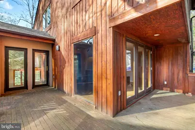 5211 Macarthur Terrace NW, Washington, DC 20016 - Photo 18