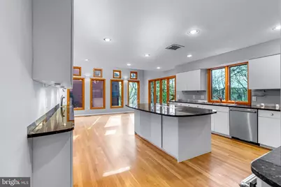 5211 Macarthur Terrace NW, Washington, DC 20016 - Photo 4