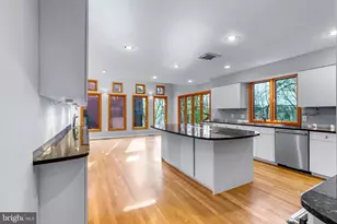 5211 MacArthur Terrace NW, Washington, DC 20016 - Photo 4