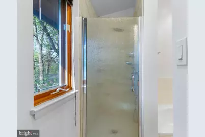 5211 Macarthur Terrace NW, Washington, DC 20016 - Photo 30