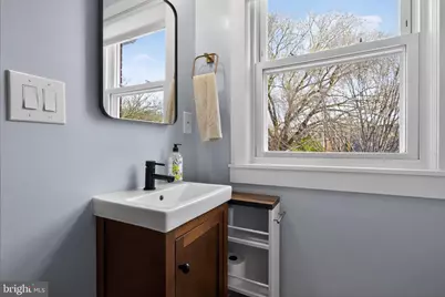 32 Farragut Place NW, Washington, DC 20011 - Photo 12