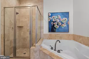 423 L St SE, Washington, DC 20003 - Photo 32