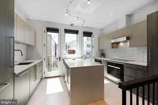 1313 Linden Ct NE, Washington, DC 20002 - Photo 30