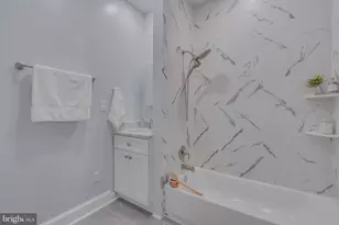 239 8th St NE, Washington, DC 20002 - Photo 22