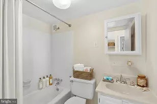 1260 21st St NW, Washington, DC 20036 - Photo 8